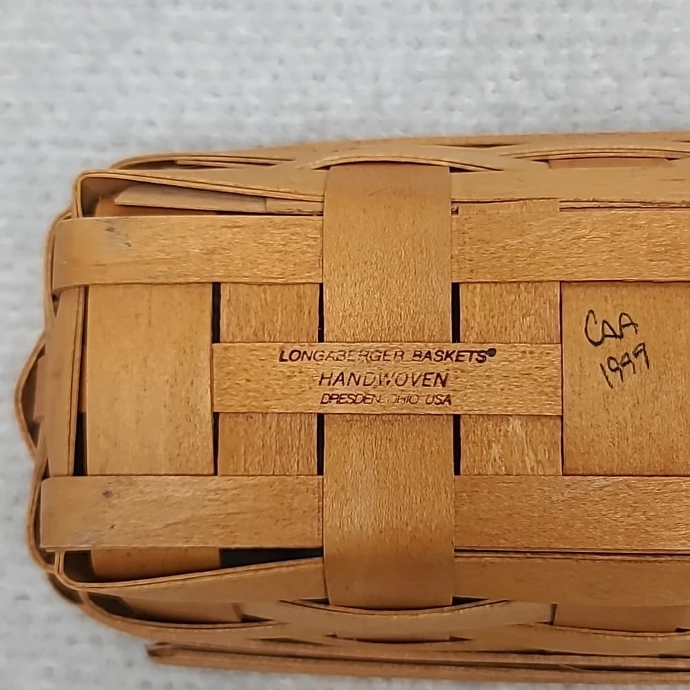 Longaberger Handmade Woven Vintage 1999 Classic Cracker Basket 14508 with Insert